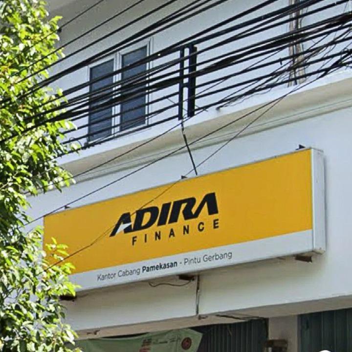 ADIRA Pintu Gerbang Pamekasan